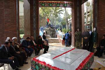 مراسم رونمایی از یادمان شهدای گمنام